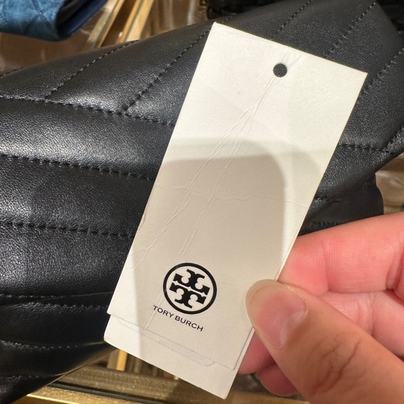 NWT! Tory Burch Kira Chevron Chain Wallet Black Quilted Leather Crossbody 90343 - Picture 9 of 9